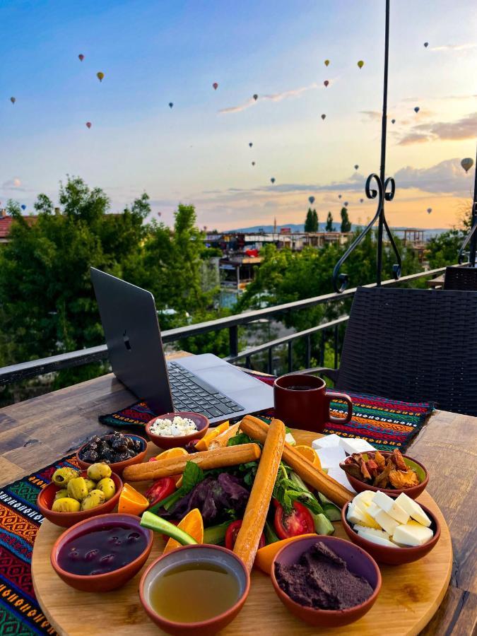 Nomads Cave Hotel & Rooftop Göreme Zewnętrze zdjęcie