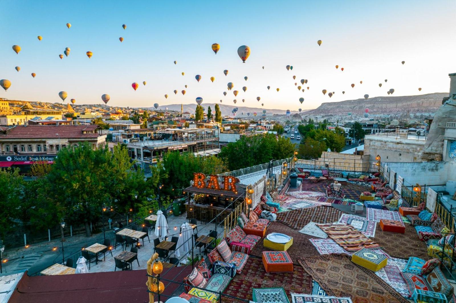Nomads Cave Hotel & Rooftop Göreme Zewnętrze zdjęcie